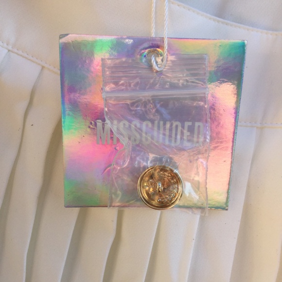 NWT Missguided Pleated Mini Skirt with Military Buttons - Picture 4 of 4